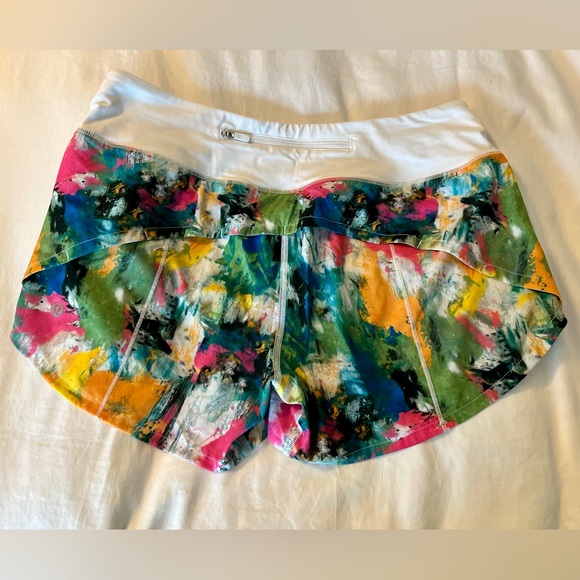 Lululemon Speed Up shorts - size 8 - mid rise 4” inseam - perfect condition! - Picture 2 of 3